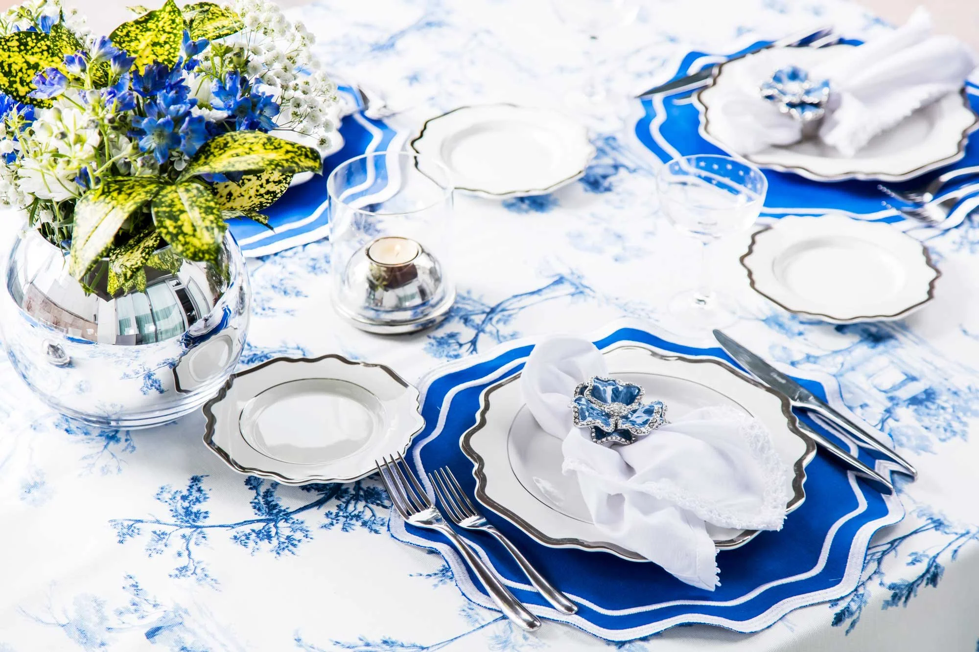 Circle Model Canvas Placemat Blue Set of 4 — Time for Tea Hong Kong